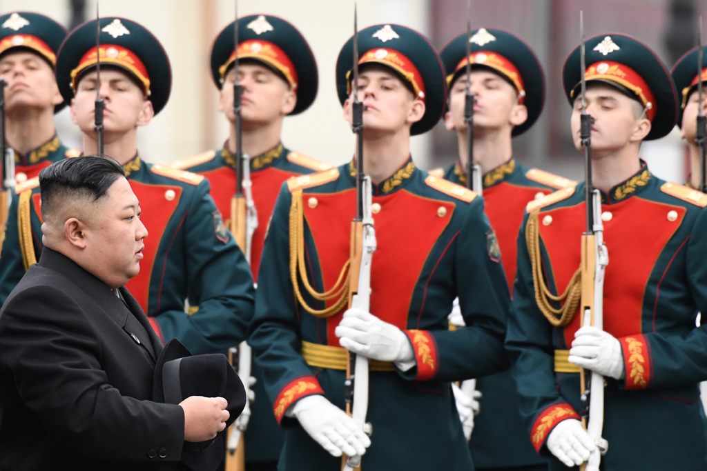 Kim Jong Un in Russland (Bild: Kirill Kudryavtsev/AFP)