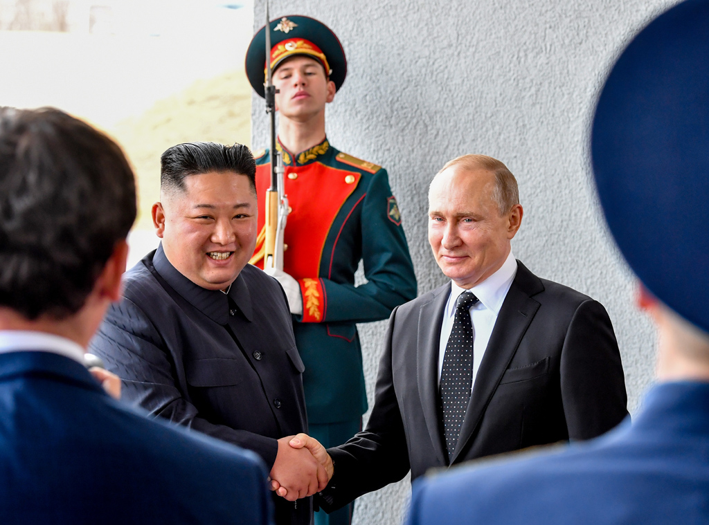 Kim Jong Un und Wladimir Putin am Donnerstag in Wladiwostok (Bild: Yuri Kadobnov/AFP)