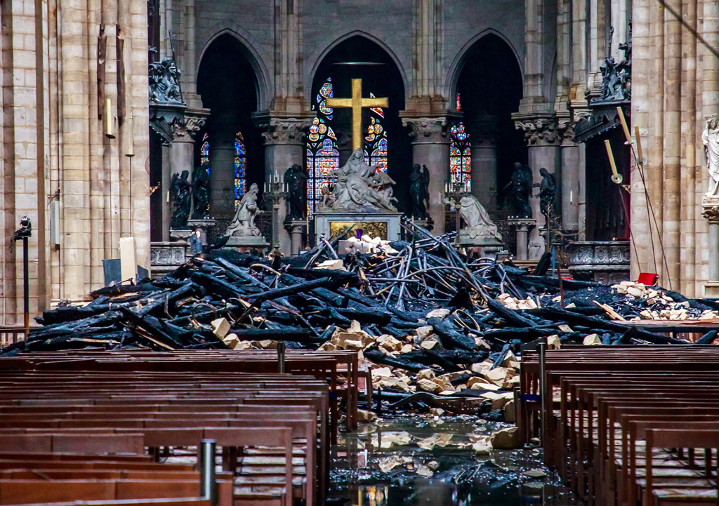 Blick ins Innere von Notre-Dame nach dem verheerenden Brand (Bild: Christophe Petit Tesson/Pool/AFP)