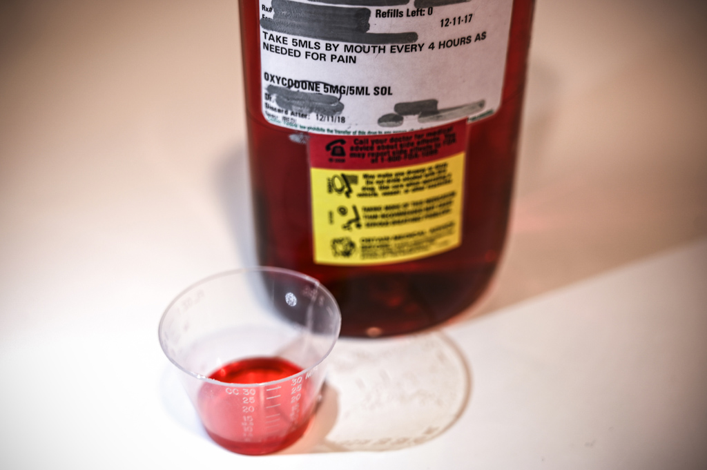 Eine 500-ml-Flasche des Opioids Oxycodon