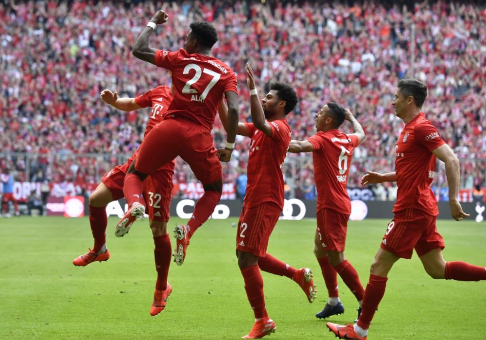 Bayern München feiert den Meistertitel (Bild: John MacDougall/AFP)