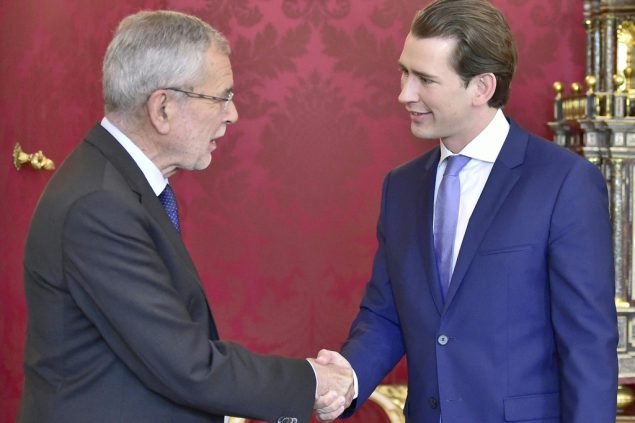Bundespräsident Alexander Van der Bellen und Bundeskanzler Sebastian Kurz in Wien (Bild: Hans Punz/AFP)