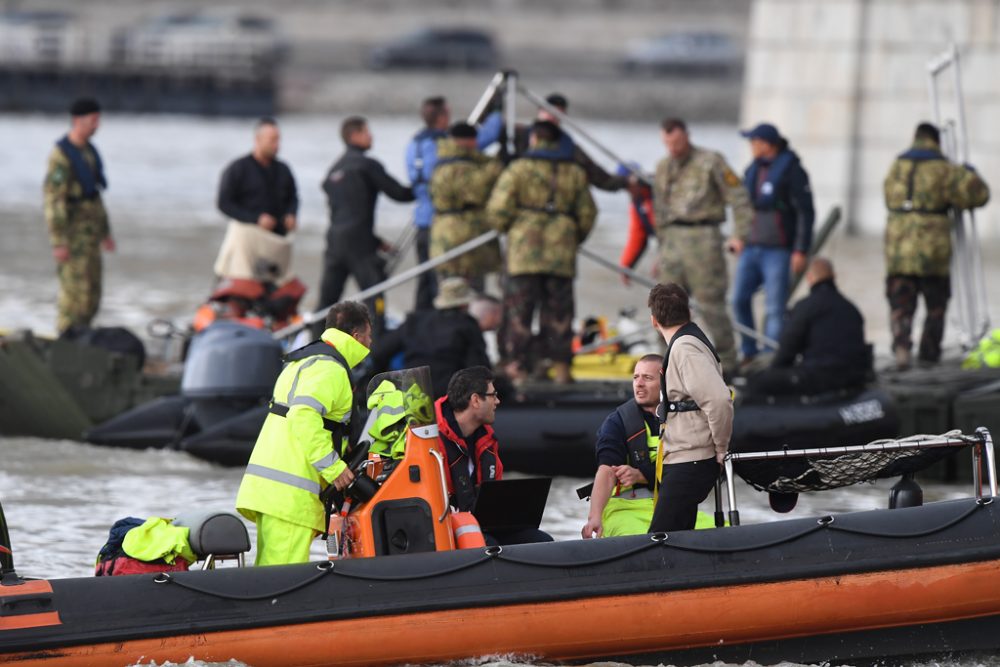 Schiffsunglück auf der Donau in Budapest (Foto: Attila Kisbenedek, AFP)