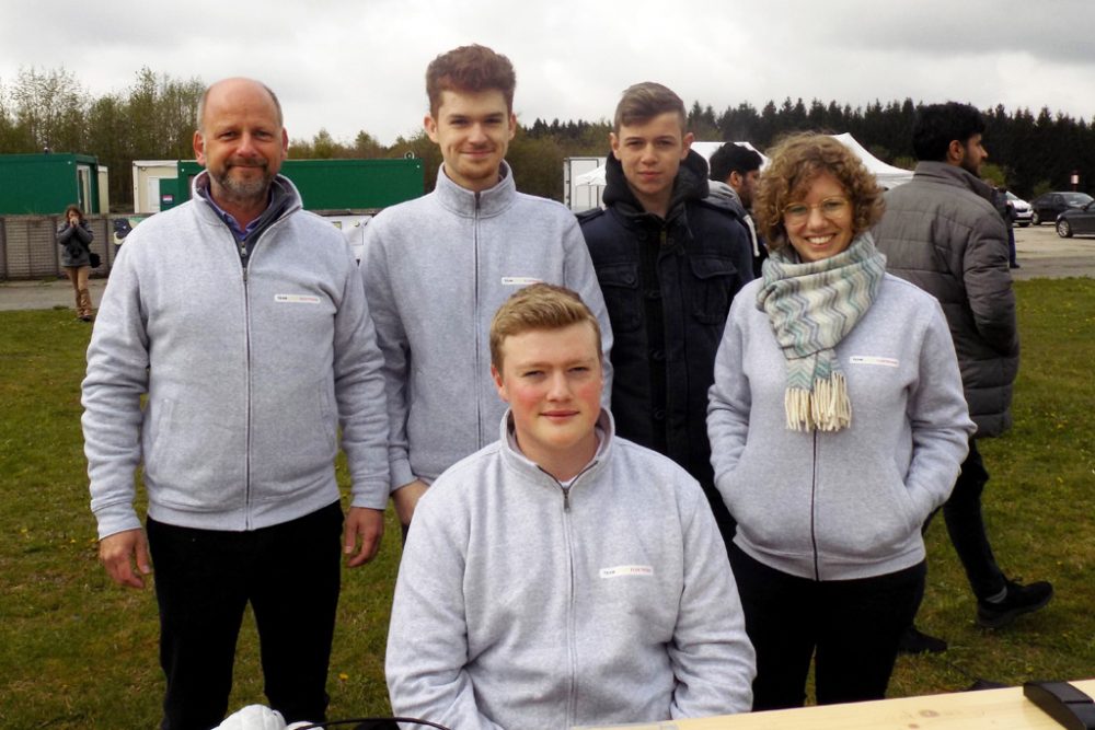 RSI-Lehrer Etienne Simar (l) und Hanna Loewenau (r) mit den Schülern Jérôme Bragard (2vl), Cedric Dückers (vorn) und Maxime Voisin (3vl) (Bild: Marc-Lukas Seidlitz/BRF)