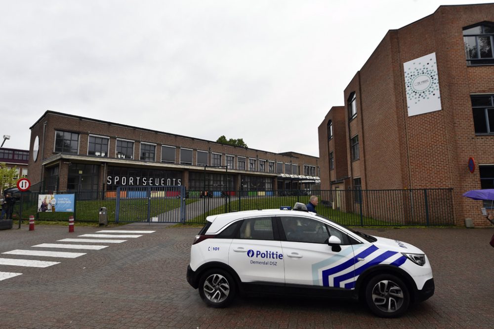 Polizeieinsatz an der Schule von Diest am 8. Mai (Bild: Eric Lalmand/Belga)