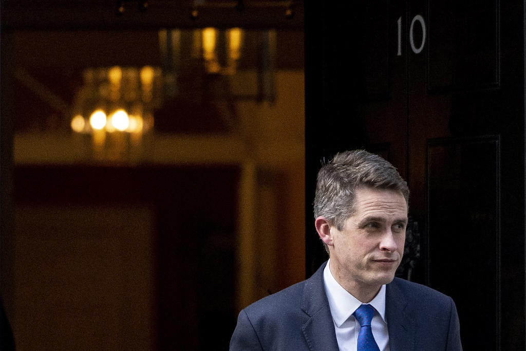 Gavin Williamson beim Verlassen des Regierungssitzes in der Downing Street (Bild/ AFP/Niklas Halle'n)