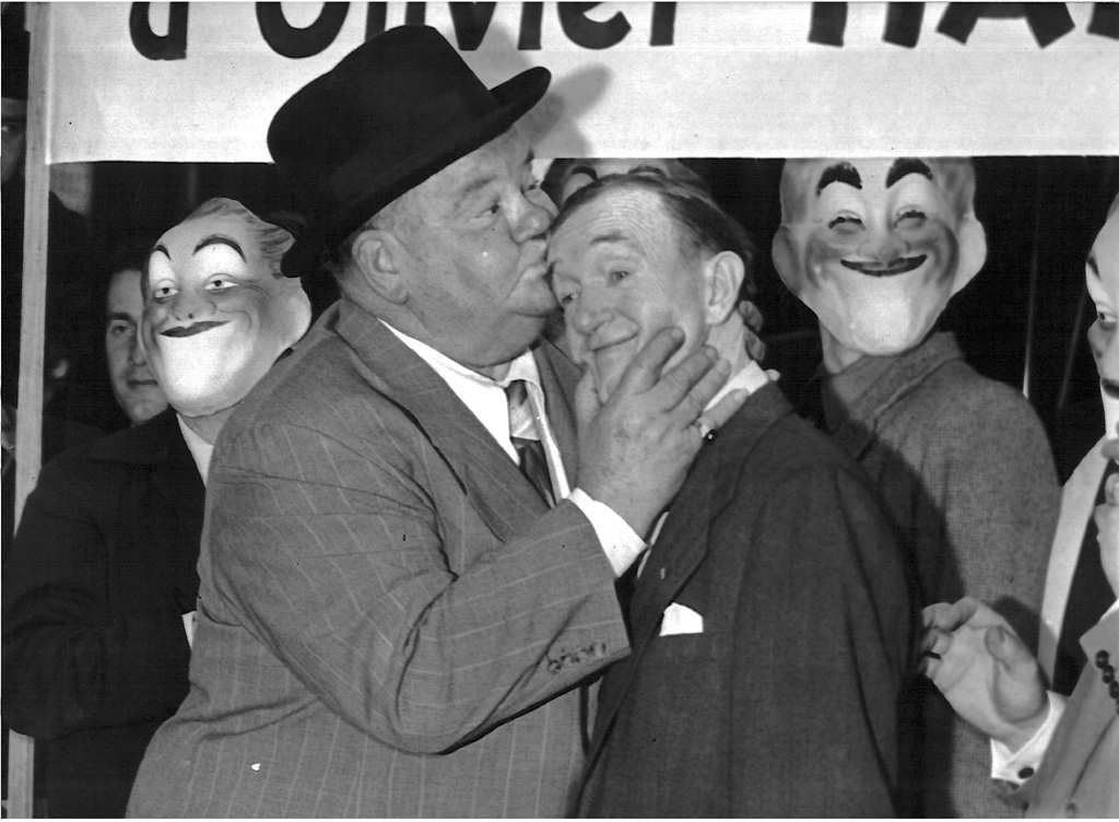 Oliver Hardy und Stan Laurel 1950 in Paris (Bild: EPA)