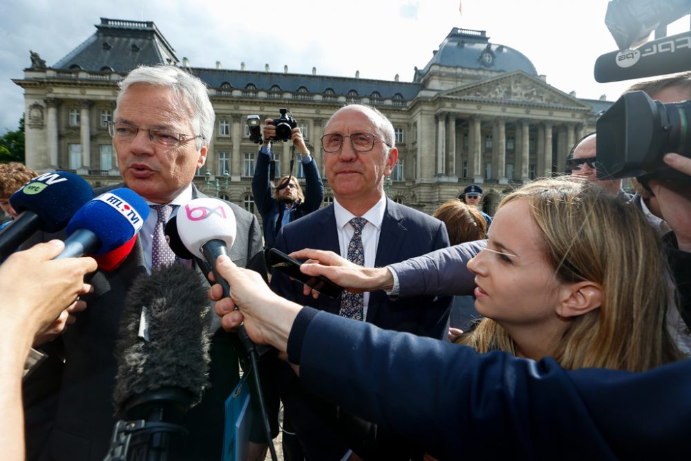 Die beiden Informatoren Didier Reynders und Johan Vande Lanotte (Foto: Nicolas Maeterlinck, Belga)