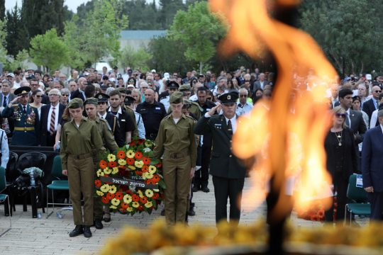 Gedenkzeremonie in Jad Vaschem (Bild: Abir Sultan/AFP)