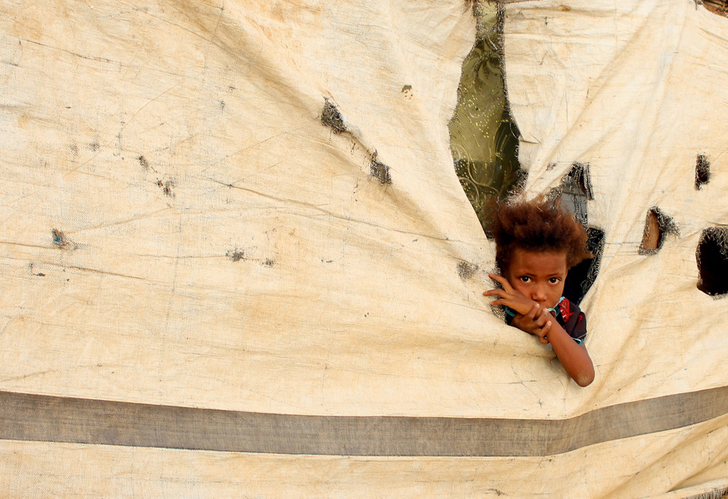 Flüchtlingskind aus dem Jemen in einem Lager in Abs