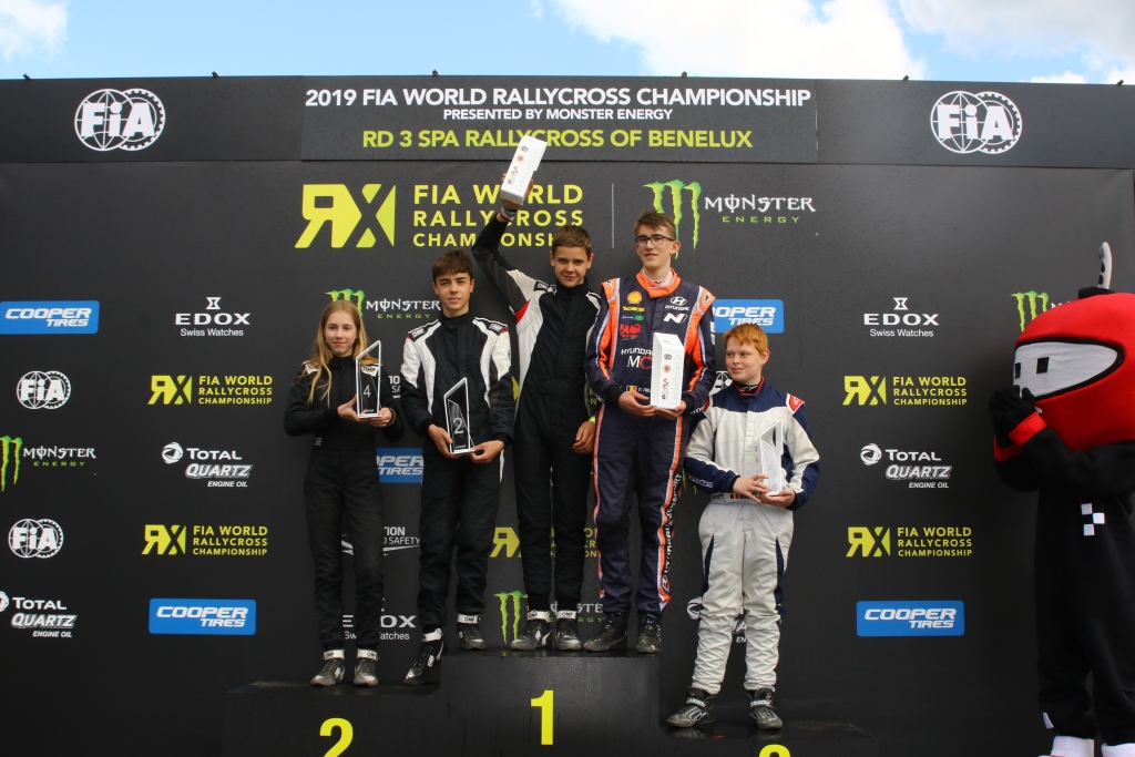 Das Podium der Junior-Meisterschaft im Crosscar in Spa-Francorchamps (Bild: Johan Dingenen/Autosportwereld.be)