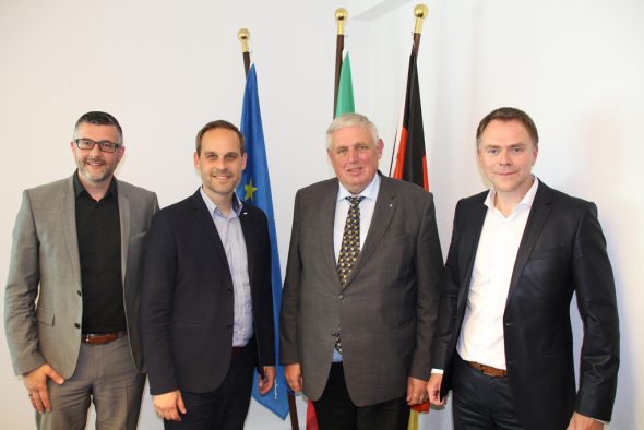 (V.l.n.r.) Pascal Arimont, Colin Kraft, NRW-Gesundheitsminister Karl-Josef Laumann und Gerd Völl (Bild: CSP Ostbelgien)