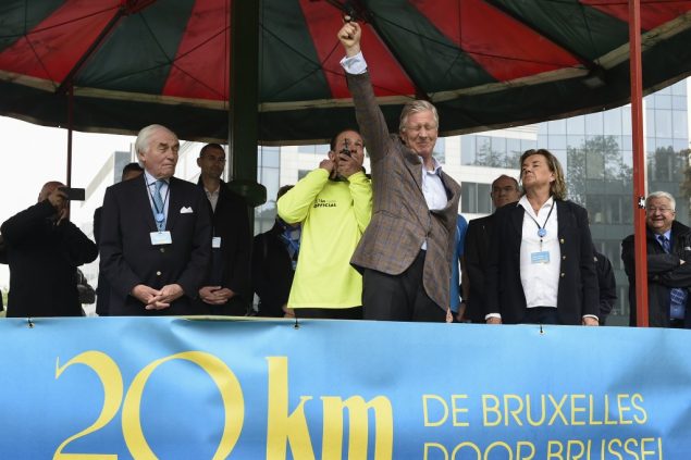 König Philippe gibt den Startschuss zu den 20 Kilometern von Brüssel (Bild: John Thys/Belga)