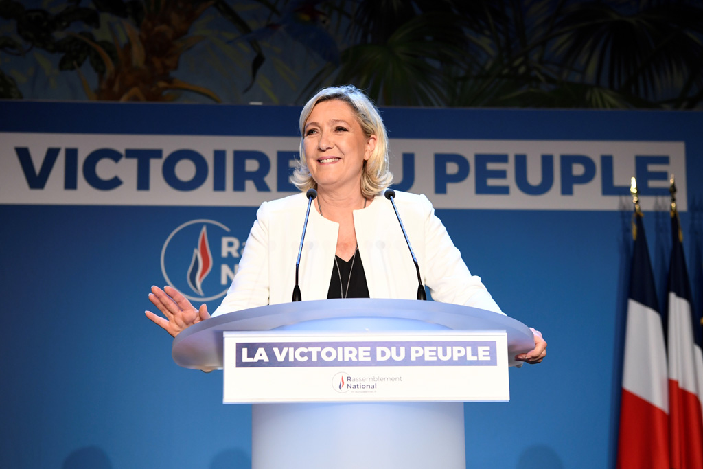 Le Pens Partei schlägt Lager von Macron