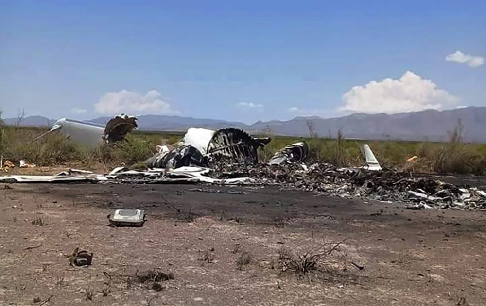 Flugzeug in Mexiko abgestürzt (Bild: Mexico's Civil Protection/AFP)