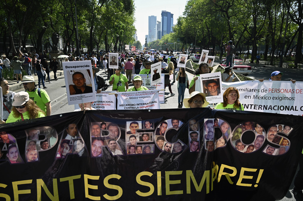Mexikanerinnen in Mexiko-Stadt fordern am mexikanischen Muttertag Gewissheit über ihre verschleppten Angehörigen