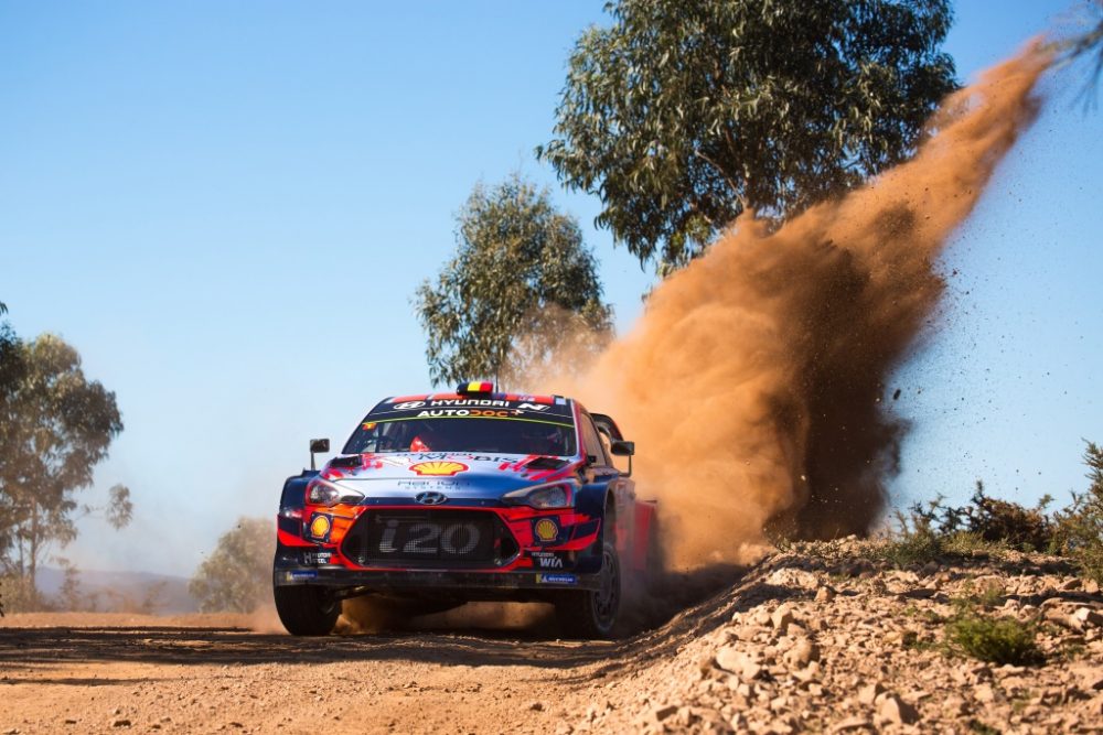 Thierry Neuville fährt die Bestzeit beim Shakedown der Rallye Portugal (Bild: Helena El Mokni/Hyundai Motorsport)