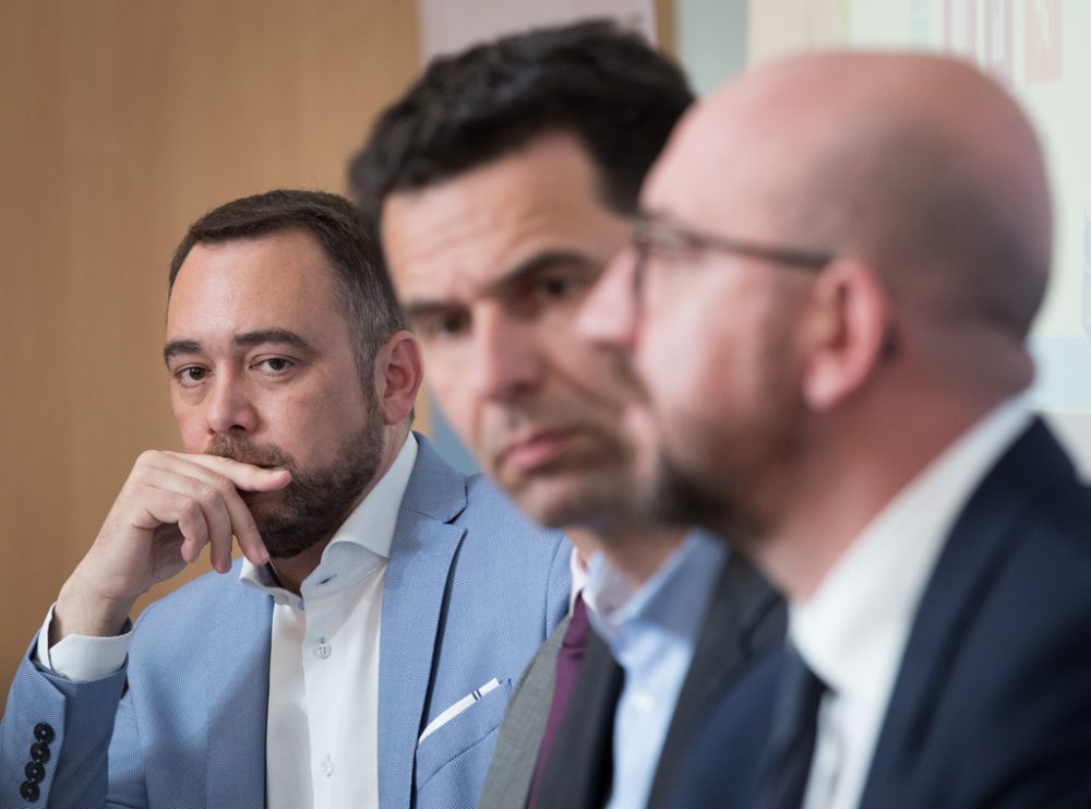 Maxime Prévot mit dem Ecolo-Vorsitzenden Jean-Marc Nollet und Premierminister Charles Michel (Bild: Benoit Doppagne/Belga)