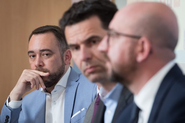 Maxime Prévot mit dem Ecolo-Vorsitzenden Jean-Marc Nollet und Premierminister Charles Michel (Bild: Benoit Doppagne/Belga)