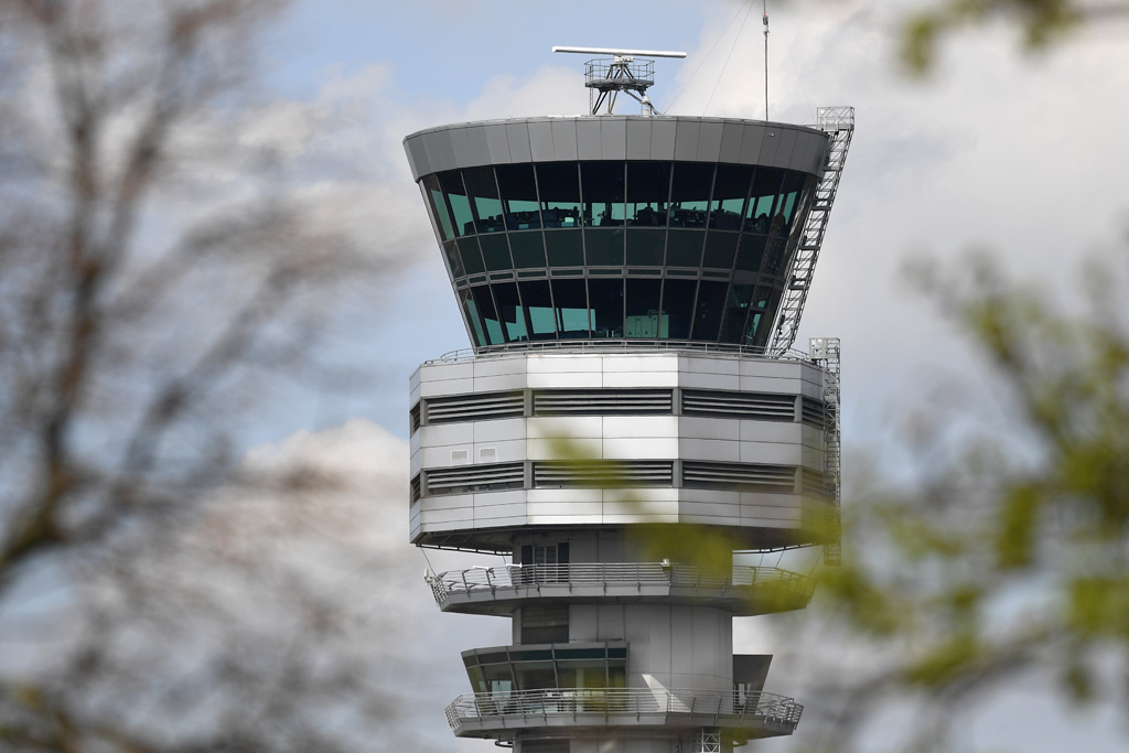 Kontrollturm der Flugaufsicht Skeyes am Flughafen Zaventem (Bild: Yorick Janssens/Belga)