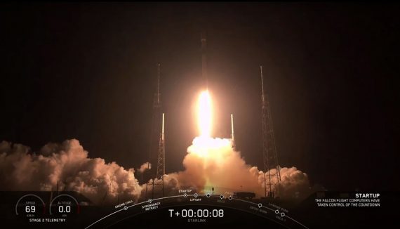 SpaceX setzt 60 Satelliten aus