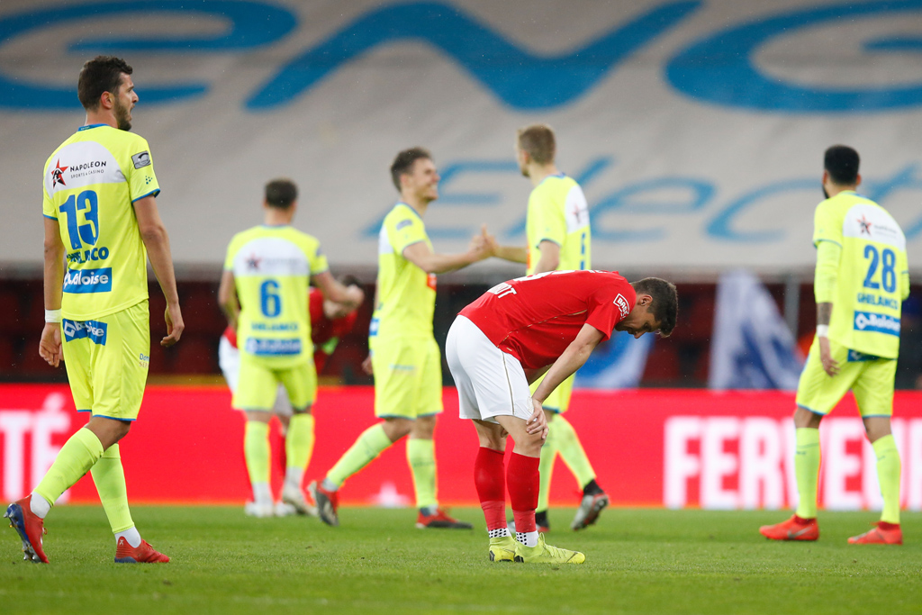 Enttäuschter Standard-Spieler Gojko Cimirot nach dem verlorenen Spiel gegen AA Gent