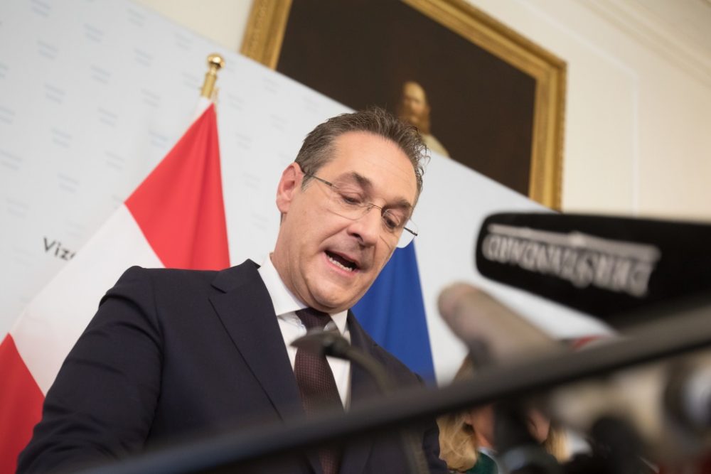 Heinz-Christian Strache gibt seinen Rücktritt bekannt (Bild: Alex Halada/AFP)