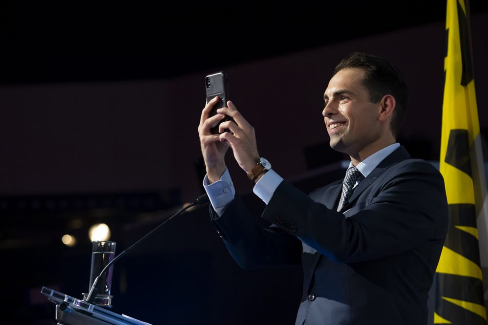 Tom Van Grieken, Vorsitzender des Vlaams-Belang (Bild: Kristof Van Accom/Belga)