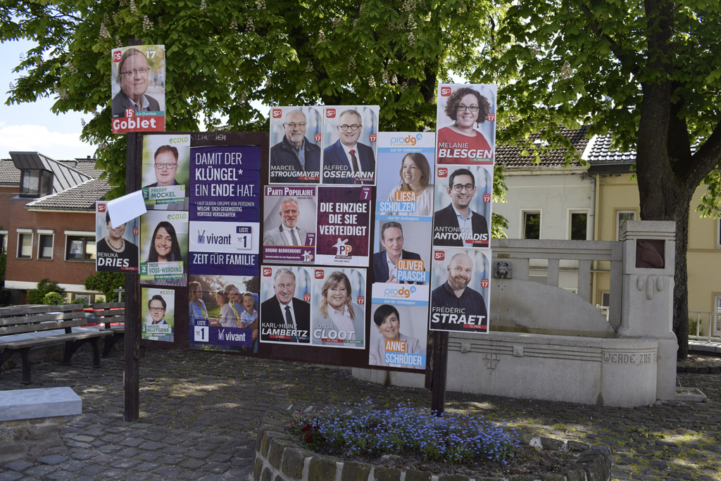 Wahlwerbung in Eupen (Bild: Raffaela Schaus/BRF)