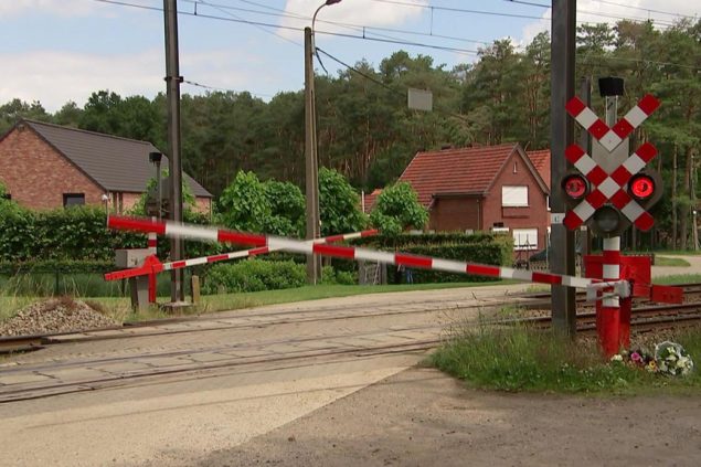 Bahnübergang in Aarschot (Bild: VRT)