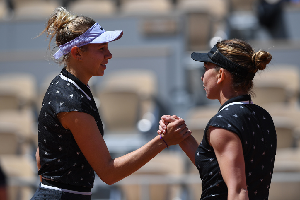 Simona Halep (rechts) und Amanda Anisimov (Bild: Christophe Archambault/AFP)