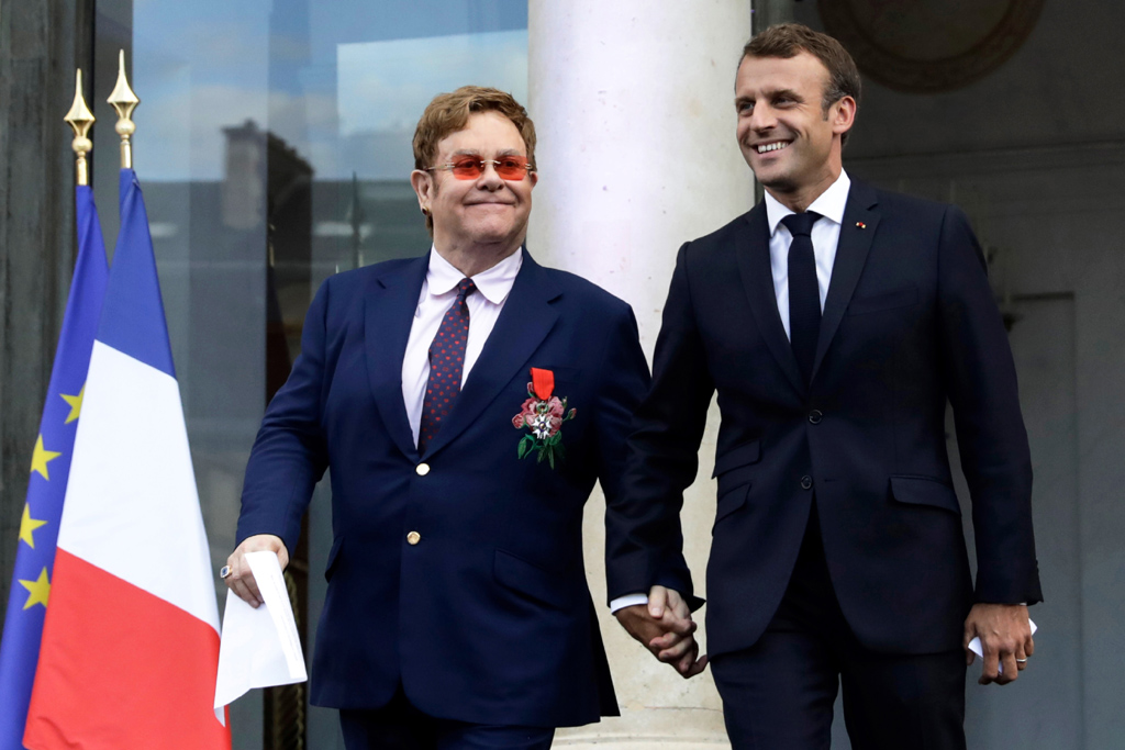 Elton John und Emmanuel Macron (Bild: Lewis Joly/Pool/AFP)