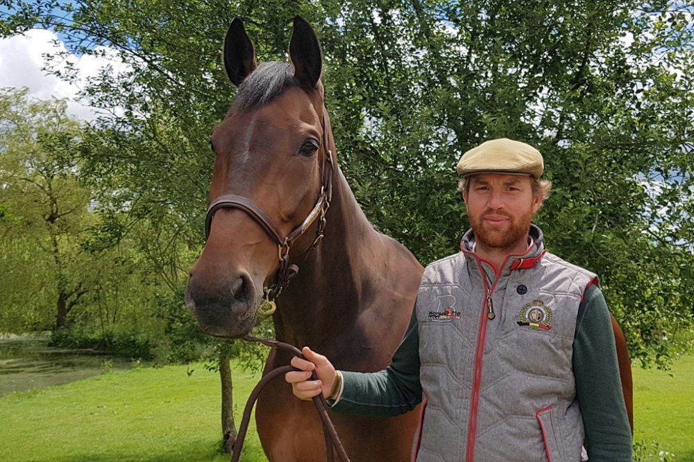 Hugo Laschet mit seinem Pferd Ichak de Monfirak (Bild: Christophe Ramjoie/BRF)