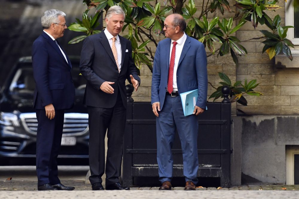 Didier Reynders und Johan Vande Lanotte am 17.6. bei König Philippe (Bild: Eric Lalmand/Belga)