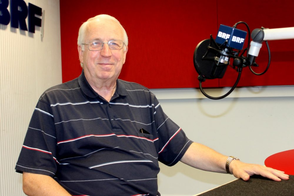 Jean-François Crucke im BRF-Studio (Bild: Renate Ducomble/BRF)