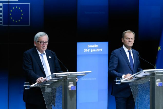 Kommissionschef Jean-Claude Juncker und Ratschef Donald Tusk (Bild: Aris Oikonomou/AFP)