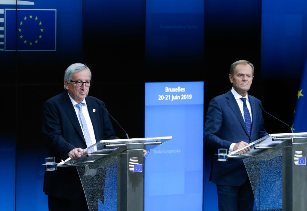 Kommissionschef Jean-Claude Juncker und Ratschef Donald Tusk (Bild: Aris Oikonomou/AFP)