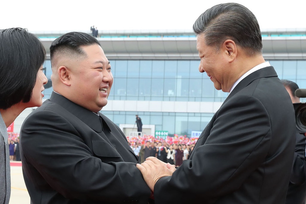 Nordkoreas Kim Jong Un und Chinas Xi Jinping (Bild: AFP)