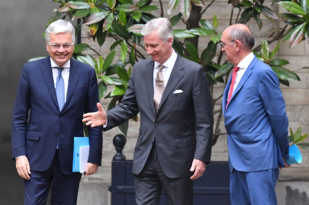 Didier Reynders, König Philippe und Johan Vande Lanotte (Bild: Benoit Doppagne/Belga)