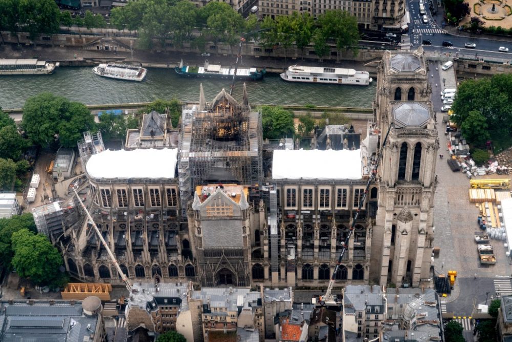 Paris: Nach Großbrand Erstmals Wieder Messe In Notre-Dame - BRF Nachrichten