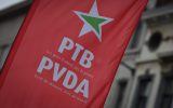 Parteilogo der PTB/PVDA (Bild: David Stockman/Belga)