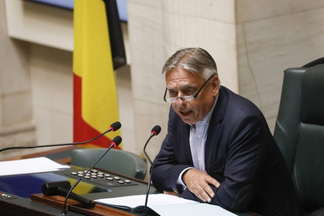 Der Open-VLD-Mann Patrick Dewael in der Kammer (Bild: Nicolas Maeterlinck/Belga)