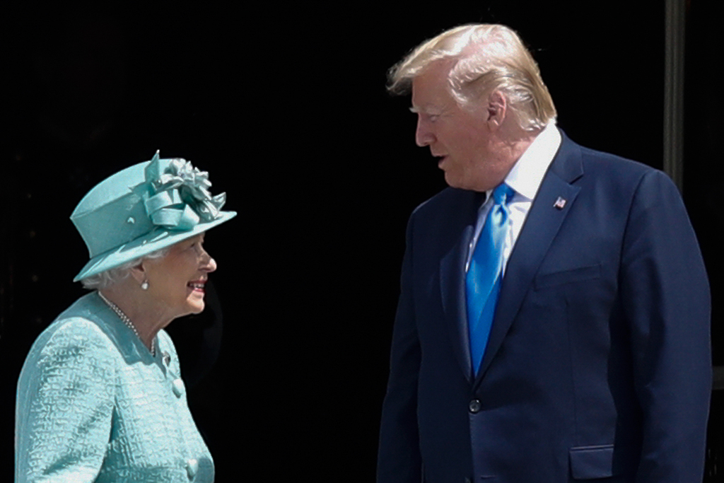 Queen Elizabeth II. und US-Präsident Donald Trump (Bild: Adrian Dennis/AFP)
