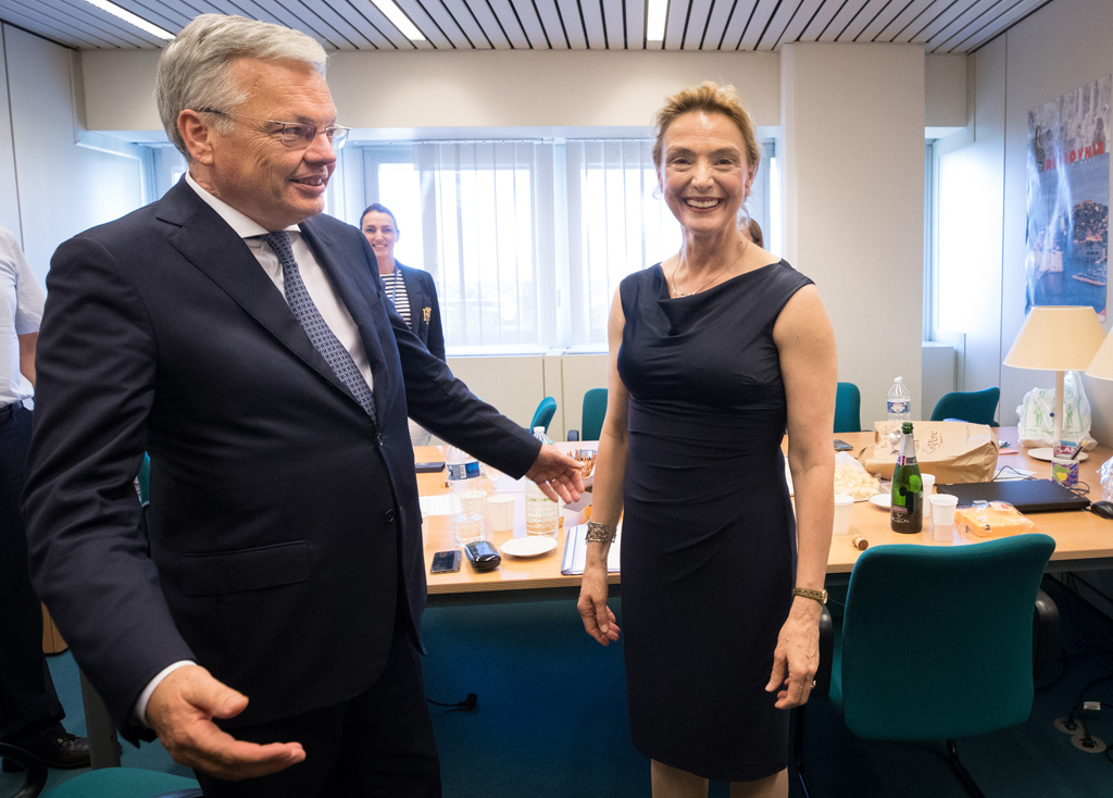 Didier Reynders und Marija Pejcinovic Buric nach der Wahl (Bild: Benoît Doppagne/Belga)