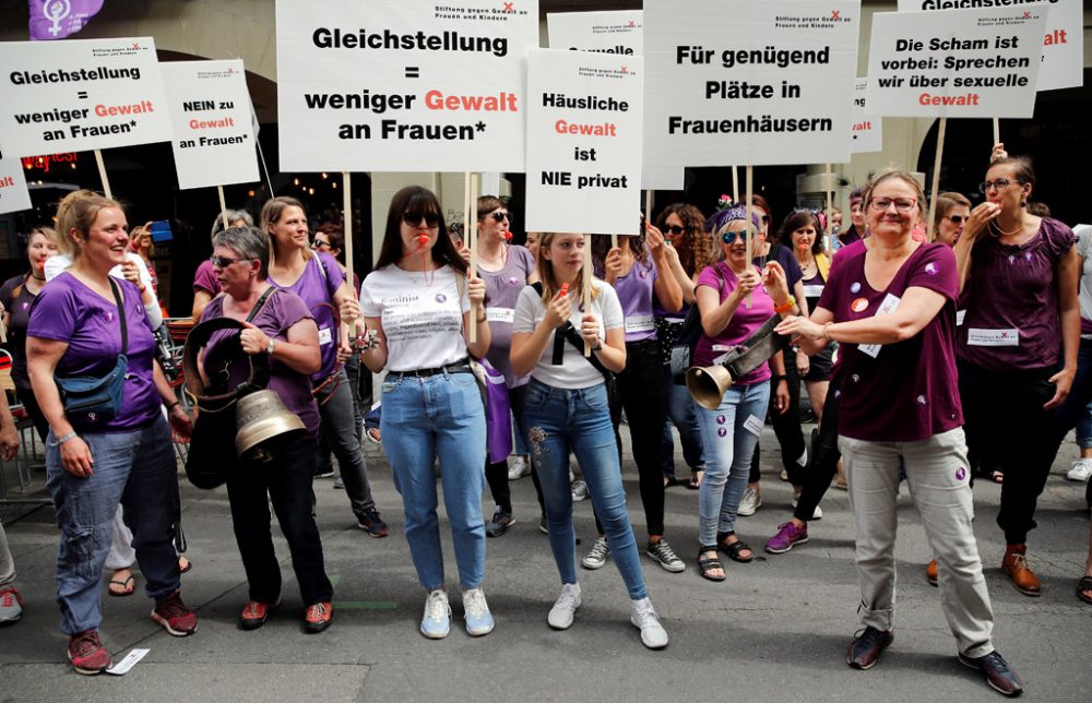 Frauenstreik in Bern (Bild: Stefan Wermuth/AFP)