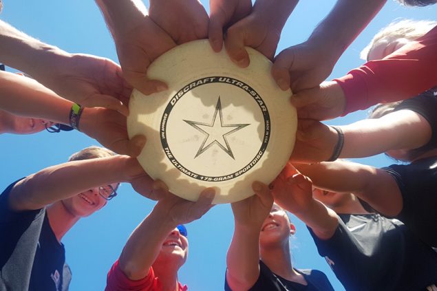 Die Ultimate-Frisbee-Mannschaft des César-Franck-Athenäums Kelmis