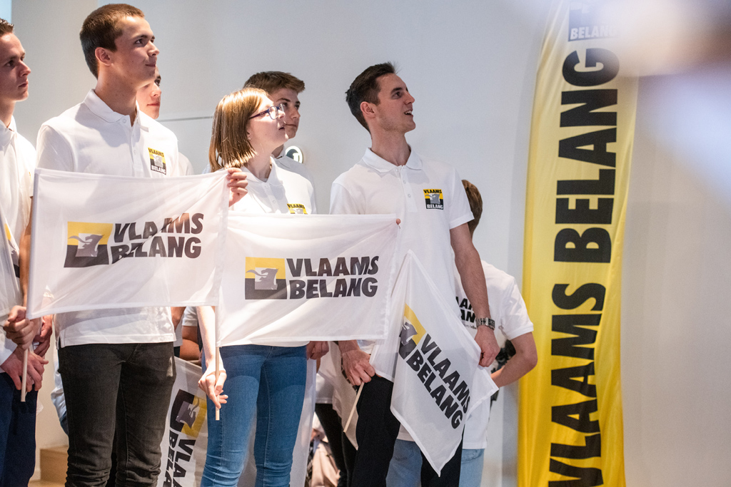 Anhänger des Vlaams Belang (Bild: Jonas Roosens/Belga)