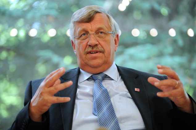 Der Kasseler Regierungspräsident Walter Lübcke am 25.2.2012 (Bild: Uwe Zucchi/dpa/AFP)