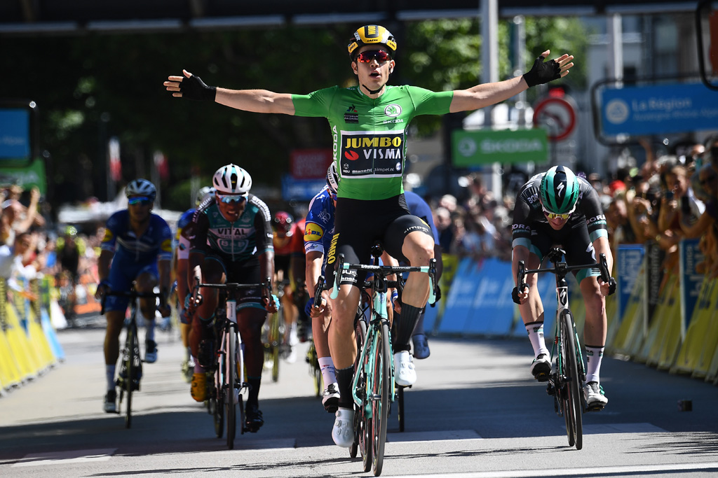 Zweiter Etappensieg für Wout van Aert beim Critérium du Dauphiné (Bild: Anne-Christine Poujoulat/AFP)