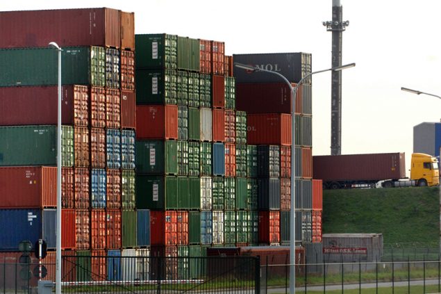 Container am Antwerpener Hafen